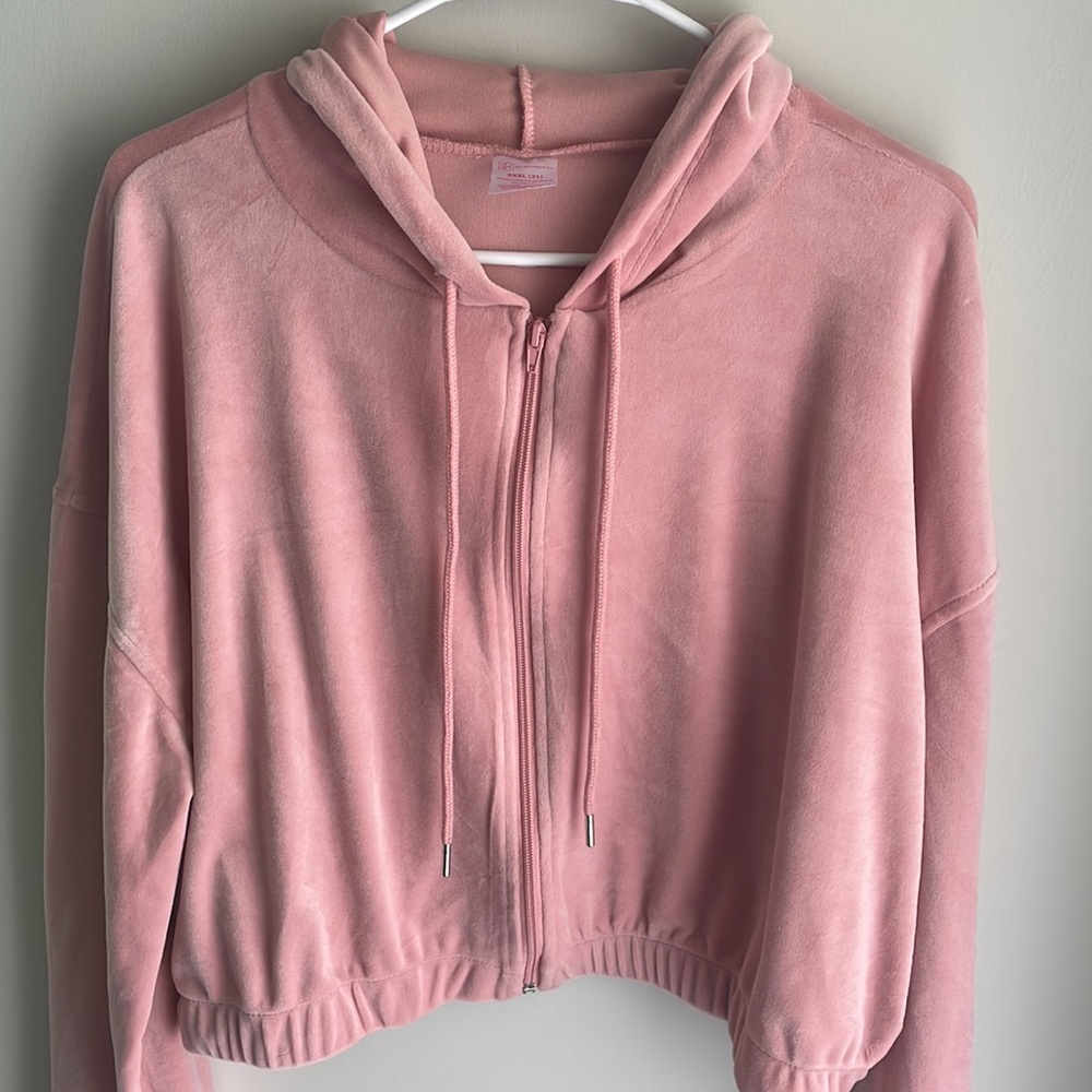 2 piece- No Boundaries Pink Velour Zip Crop Hoodie & shorts- size XXXL